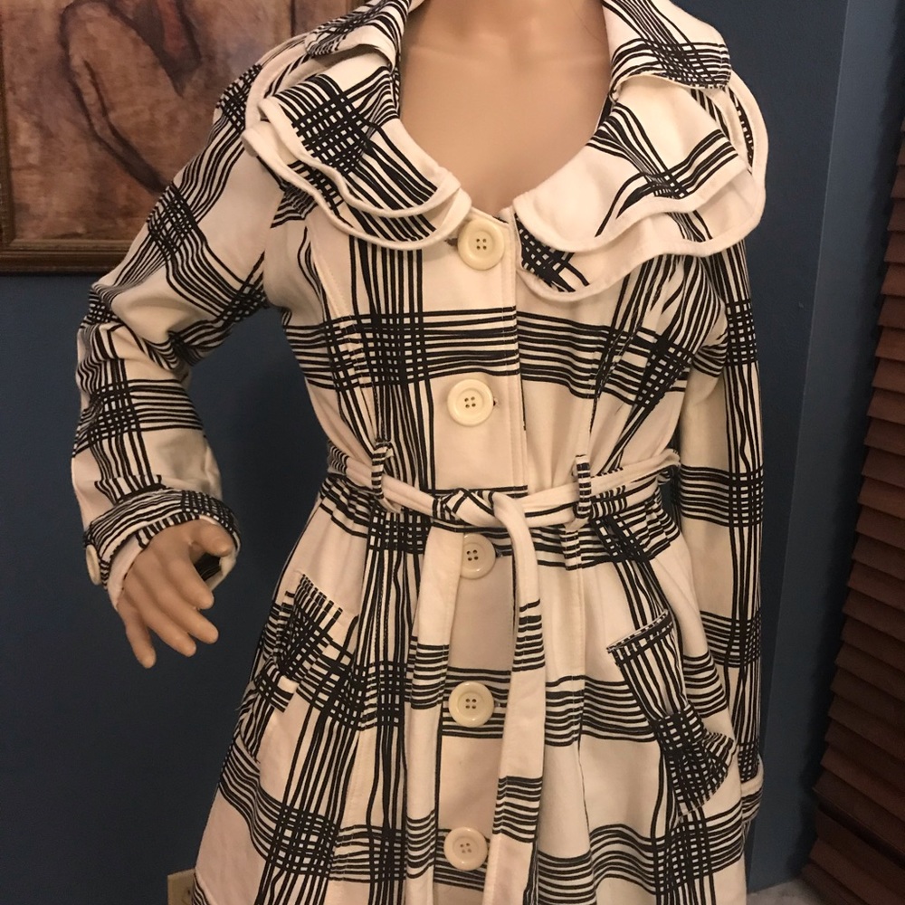 Very stylish. Lightweight jacket.
